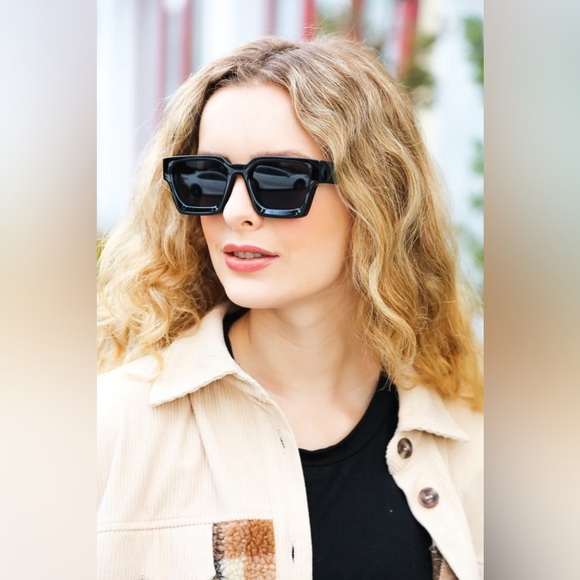 Black Thick Frame Rectangle Sunglasses - Picture 1 of 7